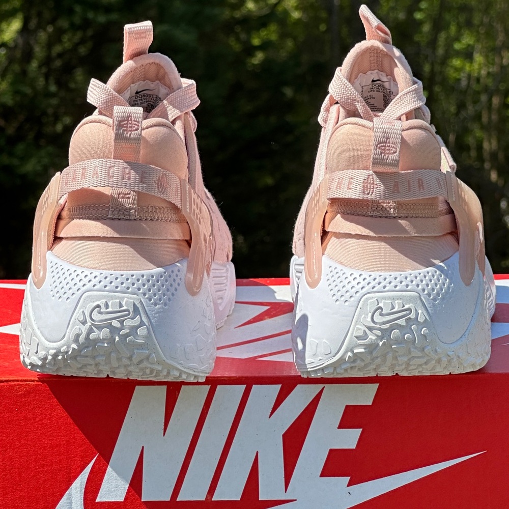 NEW Nike Air Huarache Craft Casual Sneaker - US Size Womens 7 | Mens, Youth 5.5 - Picture 5 of 10